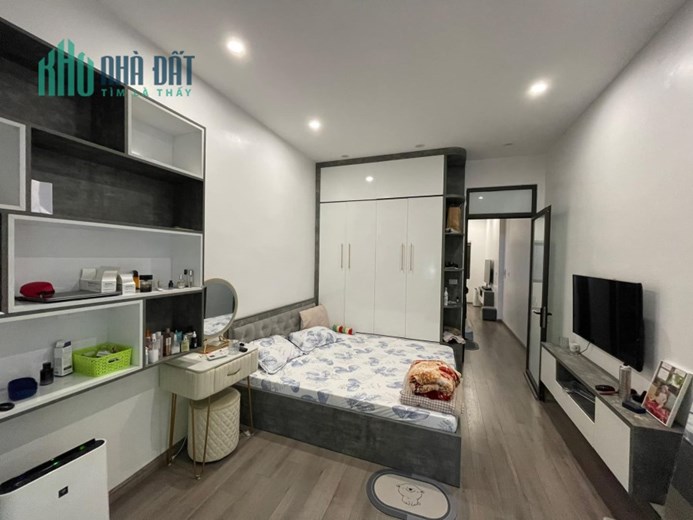 BÁN NHÀ PHỐ LÊ DUẨN PHƯƠNG LIÊN ĐỐNG ĐA MỚI ĐẸP 10M RA PHỐ GẦN CV THỐNG NHẤT 42M 5T 6.4 TỶ