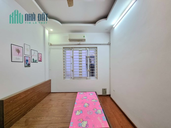 NHÀ ĐẸP HIẾM. BÁN NHÀ HÀO NAM- ĐỐNG ĐA. DT 41M2-5T. NHÀ 2 MẶT THOÁNG ĐẸP-  Ở LUÔN - GẦN PHỐ.