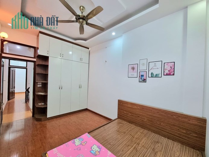 NHÀ ĐẸP HIẾM. BÁN NHÀ HÀO NAM- ĐỐNG ĐA. DT 41M2-5T. NHÀ 2 MẶT THOÁNG ĐẸP-  Ở LUÔN - GẦN PHỐ.