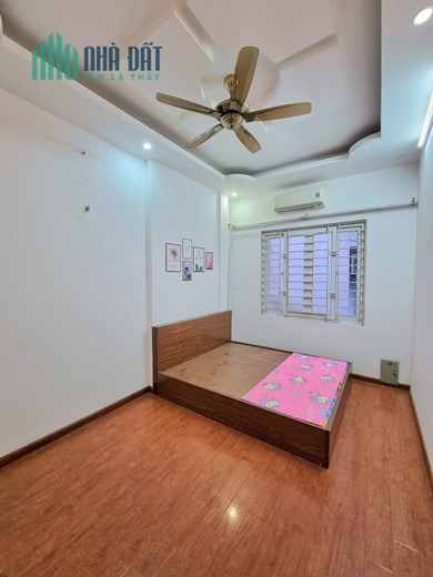 NHÀ ĐẸP HIẾM. BÁN NHÀ HÀO NAM- ĐỐNG ĐA. DT 41M2-5T. NHÀ 2 MẶT THOÁNG ĐẸP-  Ở LUÔN - GẦN PHỐ.