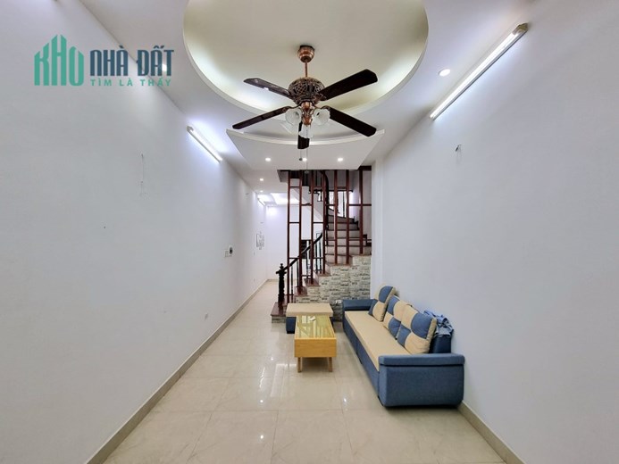 NHÀ ĐẸP HIẾM. BÁN NHÀ HÀO NAM- ĐỐNG ĐA. DT 41M2-5T. NHÀ 2 MẶT THOÁNG ĐẸP-  Ở LUÔN - GẦN PHỐ.