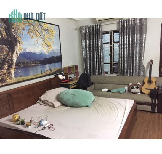 Chính chủ cho thuê phòng tầng 3 nhà mặt phố số 169 Bùi Xương Trạch, Thanh Xuân, Hà Nội.