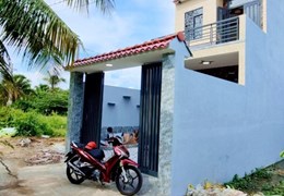 1 Căn Nhà Vừa Rẻ - Đẹp- Ban công và sân đậu oto - 2 LẦU - 3 PHÒNG NGỦ - 3 WC - Tỉnh Lộ 864 đi vào