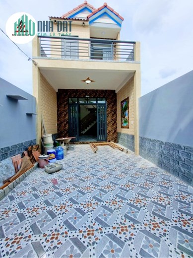 1 Căn Nhà Vừa Rẻ - Đẹp- Ban công và sân đậu oto - 2 LẦU - 3 PHÒNG NGỦ - 3 WC - Tỉnh Lộ 864 đi vào