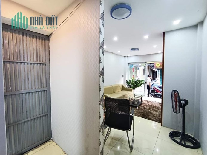 TÌM KHÁCH THUÊ NGUYÊN NHÀ MẶT PHỐ 8/3, HBT