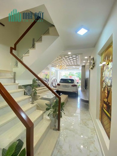 Bán nhà 1979 Huỳnh Tấn Phát, 4 tầng, giá 7.55 tỷ