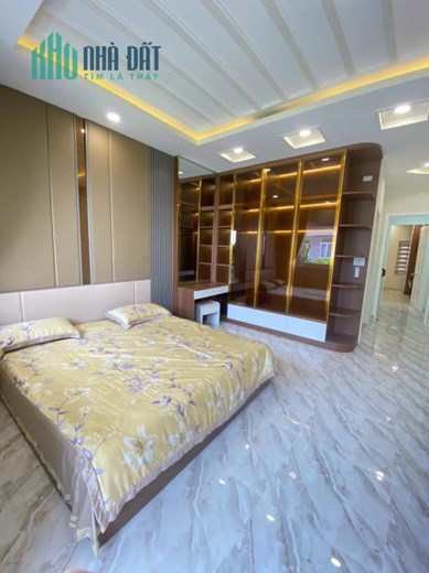 Bán nhà 1979 Huỳnh Tấn Phát, 4 tầng, giá 7.55 tỷ