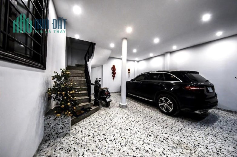 Bán nhà 81m2 phố Nguyễn Văn Cừ Gara Ô tô 7 chỗ Thang máy Nhập Nội thất Nhập Giá 12.3 Tỷ