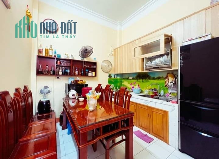 Nhà đẹp lô góc, ngõ nông 5m ra ô tô 36m giá 4.99 tỷ Phạm Văn Đồng Cầu Giấy