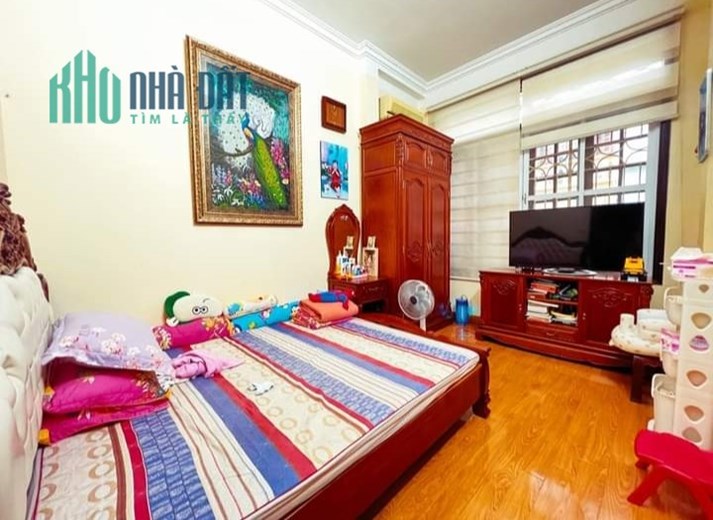 Nhà đẹp lô góc, ngõ nông 5m ra ô tô 36m giá 4.99 tỷ Phạm Văn Đồng Cầu Giấy