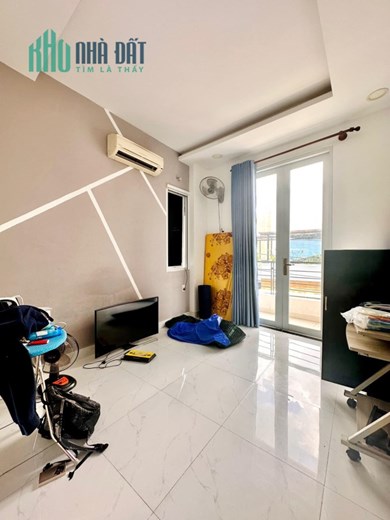 Nhỉnh 10 tỷ, nhà 2mt Bình Thạnh, 6x12m xây 3 tầng