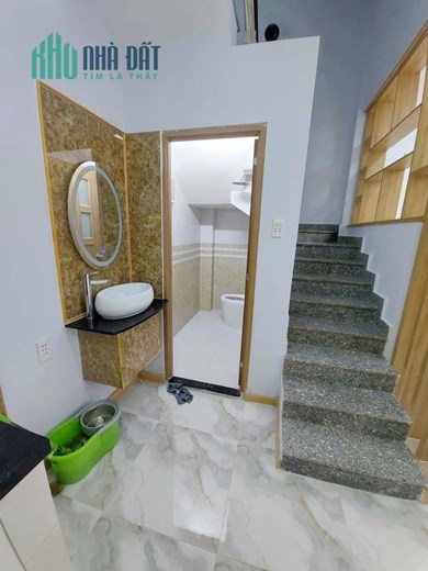 Nhà nở hậu hẻm 4m Âu Dương Lân Phường 3 Q8. Giá 4,95 tỷ
