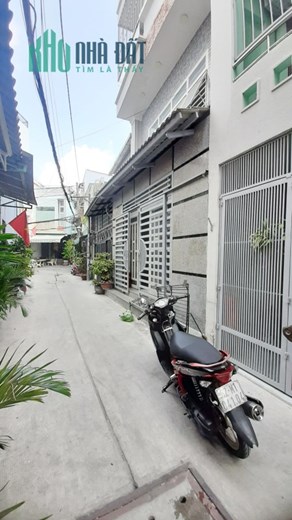Nhà nở hậu hẻm 4m Âu Dương Lân Phường 3 Q8. Giá 4,95 tỷ
