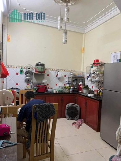 Bán nhà Ngõ 376 Khương Đình, sát phố, ô tô đỗ cửa, sổ đỏ đẹp, 40m*5T, giá chào 4.85 tỷ
