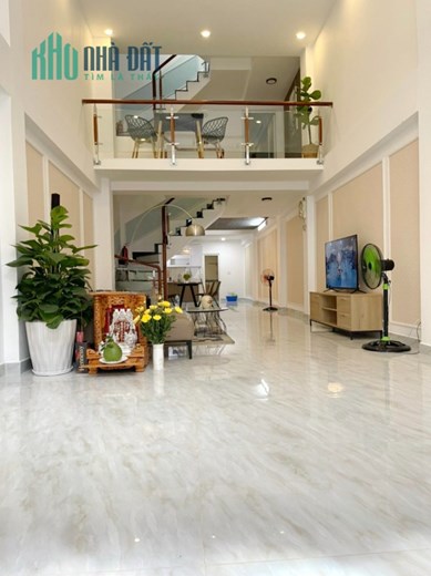 Cho thuê NNC hẻm ôtô đường Thành Thái P14.Q10. Giá 15 triệu