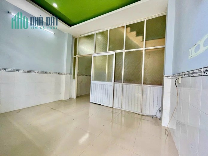 Nhà 4 tầng nở hậu hẻm chợ Sáng đường Bùi Minh Trực P5Q8. Giá 4,65 tỷ TL