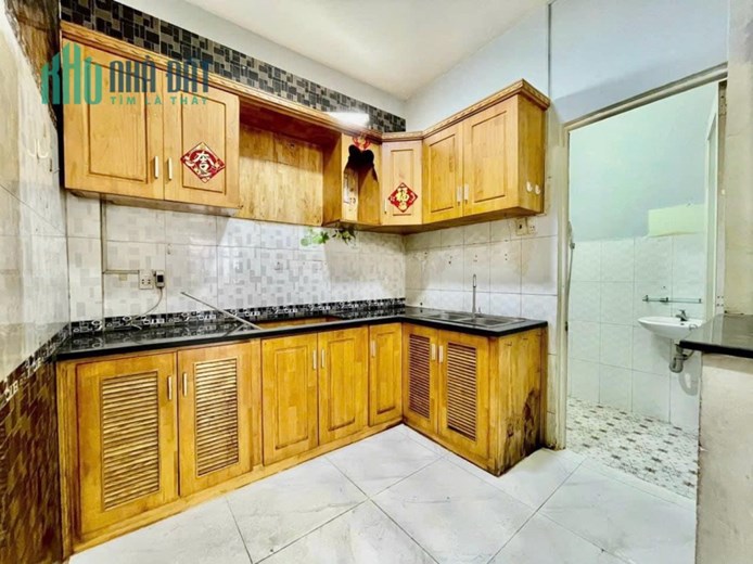 Nhà 4 tầng nở hậu hẻm chợ Sáng đường Bùi Minh Trực P5Q8. Giá 4,65 tỷ TL