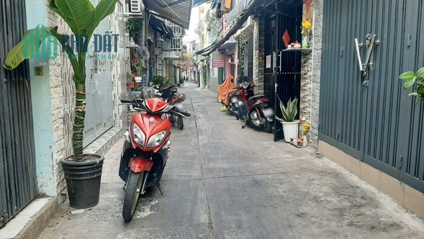 Nhà 4 tầng nở hậu hẻm chợ Sáng đường Bùi Minh Trực P5Q8. Giá 4,65 tỷ TL