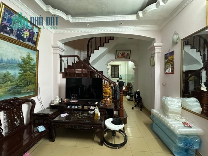 Bán nhà Xuân Thủy-40m-20m ra phố- Chỉ 5 tỷ 75