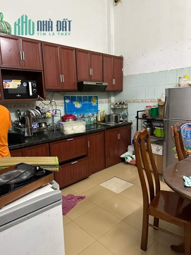 Bán nhà Xuân Thủy-40m-20m ra phố- Chỉ 5 tỷ 75