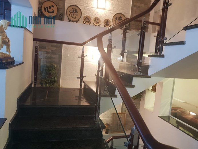 Cho thuê nhà nguyên căn mặt tiền Hưng Phước 2 – Phú Mỹ Hưng – Phường Tân Phong – Quận 7 – TP HCM