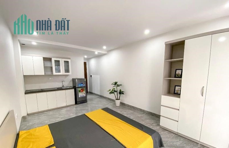 Bán nhà 83m2 phố Nguyễn Văn Cừ Gara Ô tô 7 chỗ Thang máy Nội thất Cao cấp Giá 12.3 Tỷ