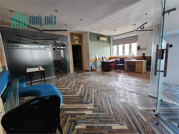 Mặt Bằng Văn Phòng Tại Vị Trí Căn Góc Đắc Địa, Nguyễn Thị Thập 100m2