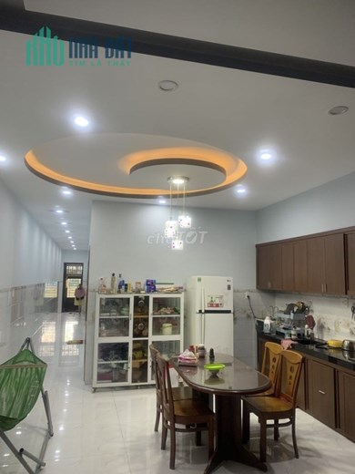Cần bán nhà đẹp đổ 1 mê suốt, diện tích lớn, nội thất cao cấp, mới xây