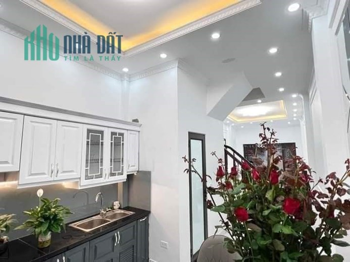 Bán nhà Thái Thịnh 36m² lô góc, chia lô, ngõ thông gần ô tô nhà đẹp 4.5 tỷ