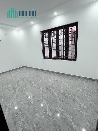Bán nhà phố Hàng Kênh, diện tích 44m 3 tầng ngõ nông GIÁ 2.4 tỉ