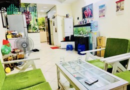 Bán Gấp CH Tập Thể Tầng 4 Kim Liên, Đống Đa. Diện Tích 70m2, 2 Phòng Ngủ Riêng Biệt. Sổ Đỏ. Giá 2