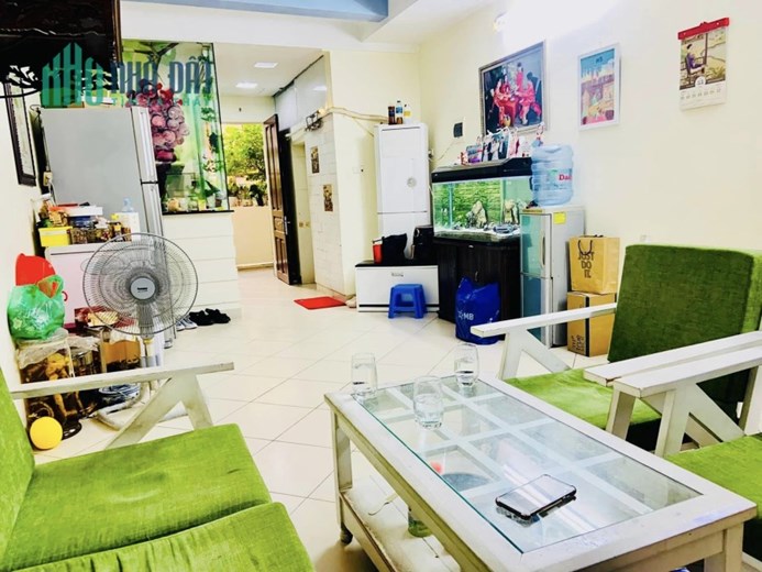 Bán Gấp CH Tập Thể Tầng 4 Kim Liên, Đống Đa. Diện Tích 70m2, 2 Phòng Ngủ Riêng Biệt. Sổ Đỏ. Giá 2