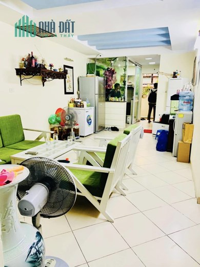 Bán Gấp CH Tập Thể Tầng 4 Kim Liên, Đống Đa. Diện Tích 70m2, 2 Phòng Ngủ Riêng Biệt. Sổ Đỏ. Giá 2
