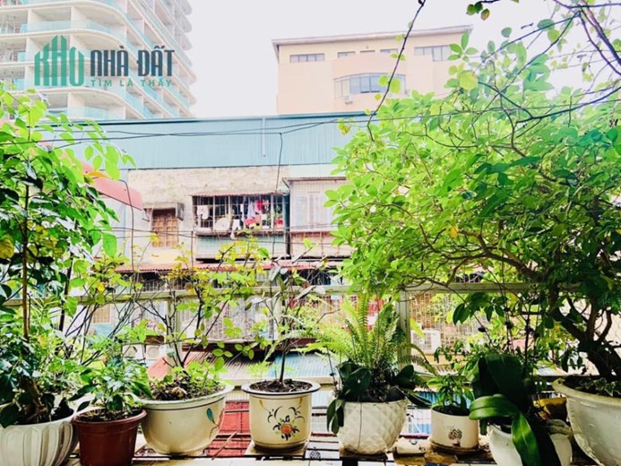 Bán Gấp CH Tập Thể Tầng 4 Kim Liên, Đống Đa. Diện Tích 70m2, 2 Phòng Ngủ Riêng Biệt. Sổ Đỏ. Giá 2