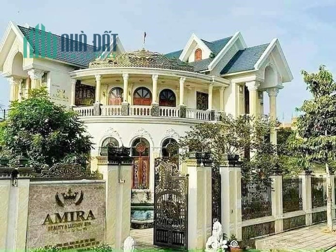 ( GIÁ GIẢM SÂU) BÁN BIỆT THỰ SIÊU VIP GẦN CÔNG VIÊN CẦU GIẤY 315M2, 4T, MT 15M.