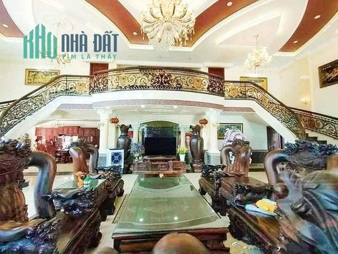 ( GIÁ GIẢM SÂU) BÁN BIỆT THỰ SIÊU VIP GẦN CÔNG VIÊN CẦU GIẤY 315M2, 4T, MT 15M.