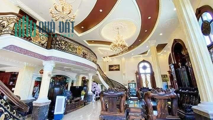 ( GIÁ GIẢM SÂU) BÁN BIỆT THỰ SIÊU VIP GẦN CÔNG VIÊN CẦU GIẤY 315M2, 4T, MT 15M.