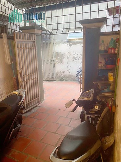 Bán nhà Miếu Hai Xã, diện tích 56m 3 tầng GIÁ 2.69 tỉ có sân cổng riêng