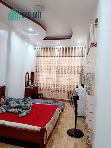 Bán nhà mặt đường Đình Đông 3 tầng 3 ngủ mới đẹp GIÁ 7.9 tỉ vị trí đẹp