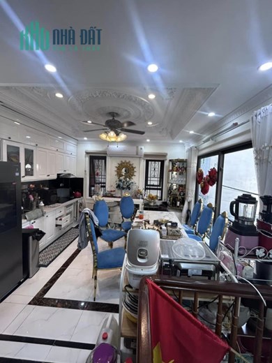 BÁN NHÀ TẠI PHỐ SÀI ĐỒNG - TẶNG NỘI THẤT – 35M2 X 6 TẦNG – NHỈNH 4 TỶ ( CÓ THƯƠNG LƯỢNG )