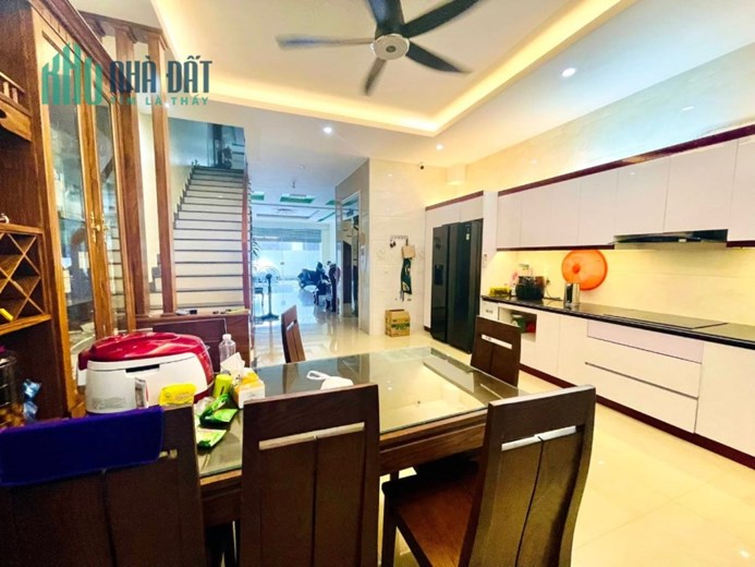 Bán nhà mặt đường Đặng Ma La - Quán Nam có Thang Máy giá 8.3 tỉ cực đẹp