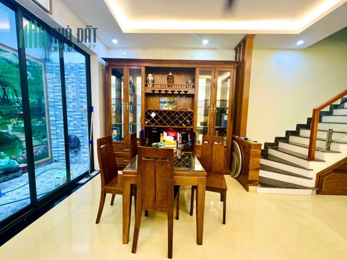 Bán nhà mặt đường Đặng Ma La - Quán Nam có Thang Máy giá 8.3 tỉ cực đẹp