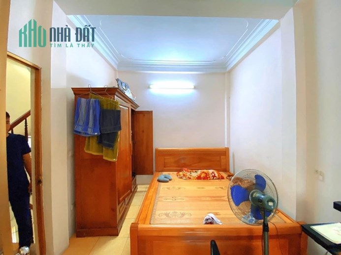 NHÀ 4 TẦNG GẦN ROYACITY NGÃ TƯ SỞ VỊ TRÍ MẶT NGÕ THÔNG KINH DOANH BUÔN BÁN LÔ GÓC THOÁNG GẦN MẶT