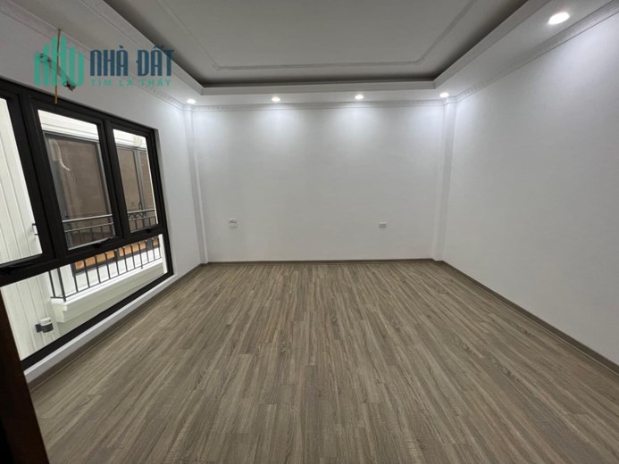 BÁN NHÀ PHỐ CÁT LINH ĐỐNG ĐA MỚI ĐẸP Ở NGAY THANG MÁY 40M 6T MT 4.8M 6.4 TỶ