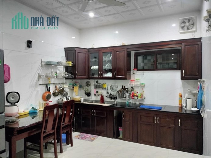 Bán nhà riêng Kinh doanh , lô góc Vĩnh Phúc Ba Đình 36m2 giá rẻ 4tỷ2