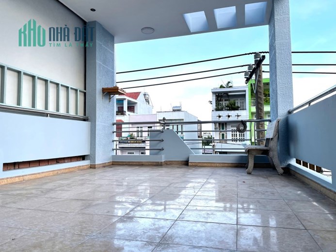 Nhà mặt tiền đại lộ 3 phước bình DT 87m đúc 3 tầng giá ngộp