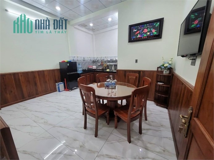 Mặt tiền Huỳnh Văn Nghệ, P15, Tân Bình – 102m2, 5 tầng Thang máy, 11.8 tỷ.