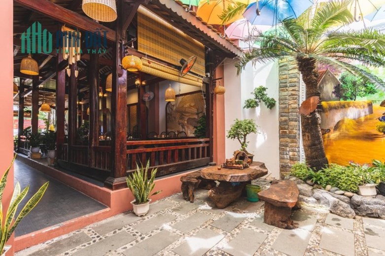 Bán đất tặng nhà hàng khu sầm uất gần biển Nha Trang Dã Tượng lh 0985451850