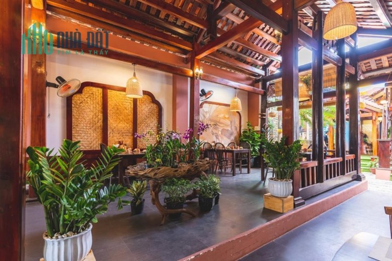 Bán đất tặng nhà hàng khu sầm uất gần biển Nha Trang Dã Tượng lh 0985451850