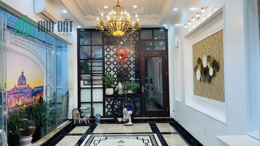 BÁN GẤP NHÀ KHU V.I.P 918 PHÚC ĐỒNG ( LONG BIÊN)_ 5 TẦNG THANG MÁY_ PHÂN LÔ_ Ô TÔ TRÁNH_ GẦN SÂN